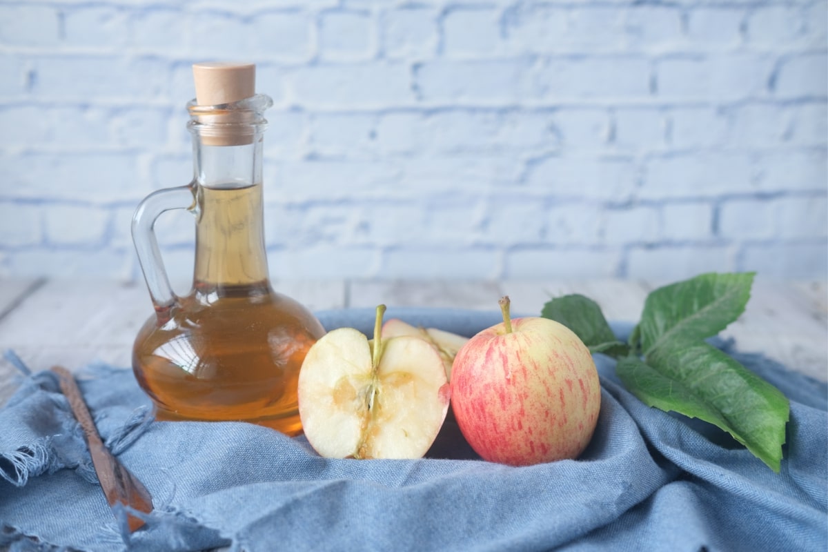 Apple Cider Vinegar: Benefits, Daily Dosage, How To Use & Side Effects